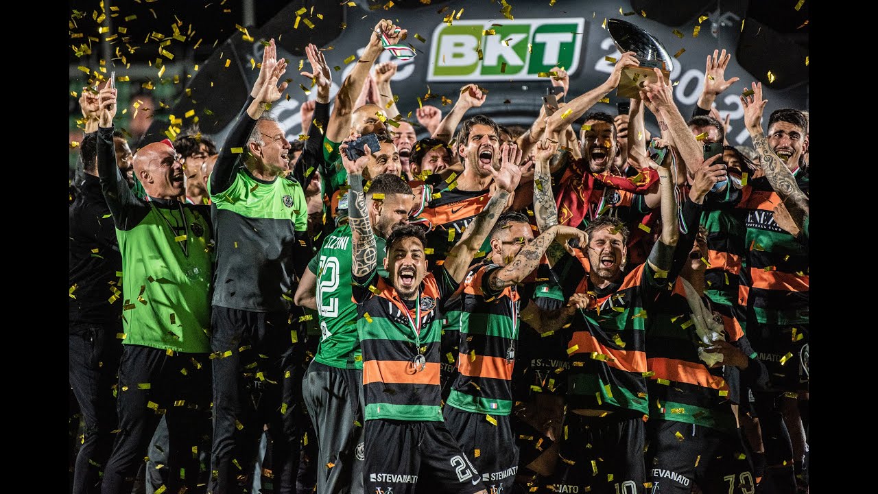 Venezia Clinches Narrow 1-0 Victory Over Lecce in Serie B Playoff Semi-Final First Leg ⚽