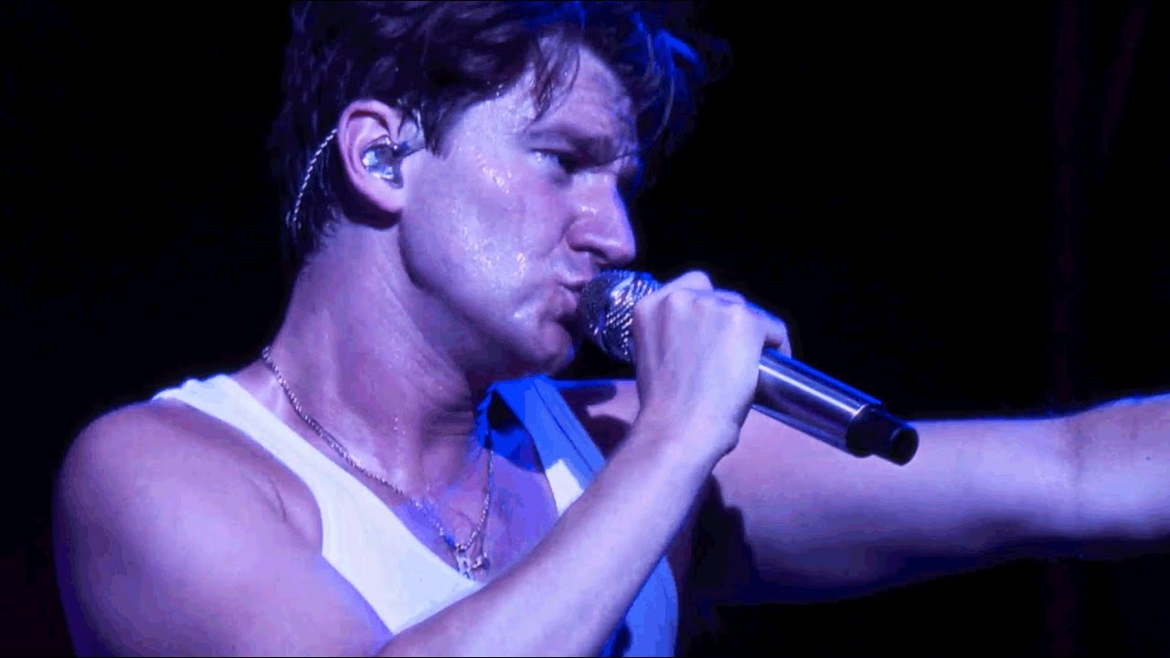 Glass Animals - A Tear In Space (Live at The Gorge)