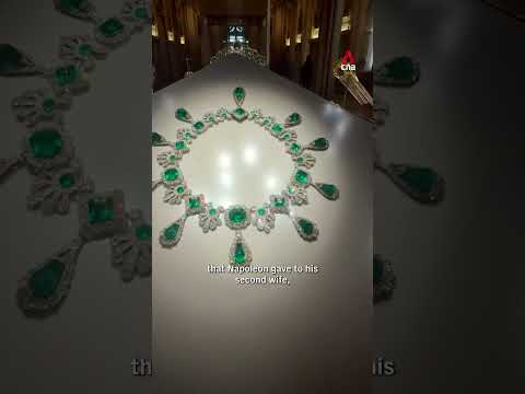 Louvre robbery: How thieves stole the museum's crown jewels in 7 minutes