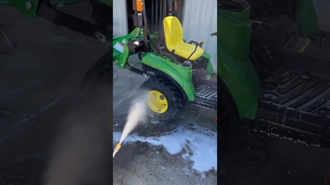 John Deere 1023e