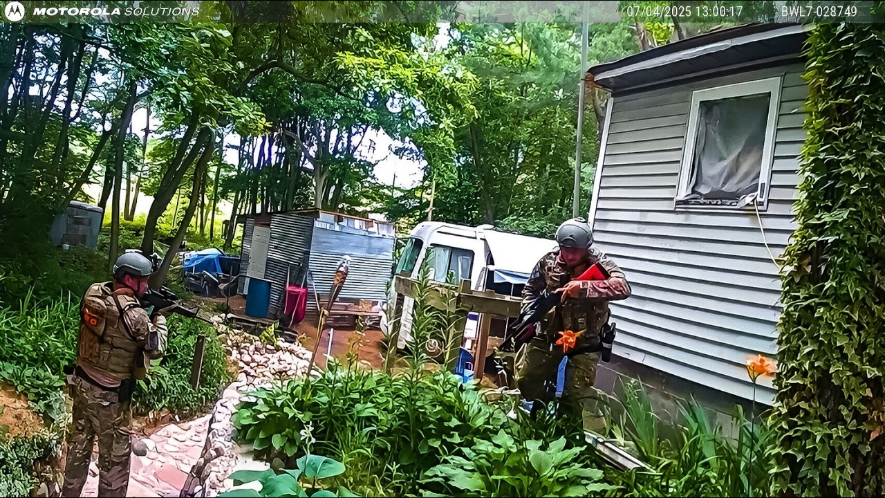Fugitive Ambushes SWAT Team with Pipe Bombs