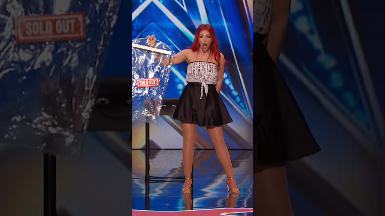 Magician Solange Kardinaly's Fast Change! 🤩