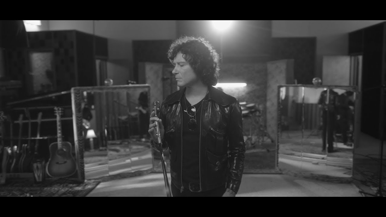 Enrique Bunbury - Parecemos Tontos & La Actitud Correcta