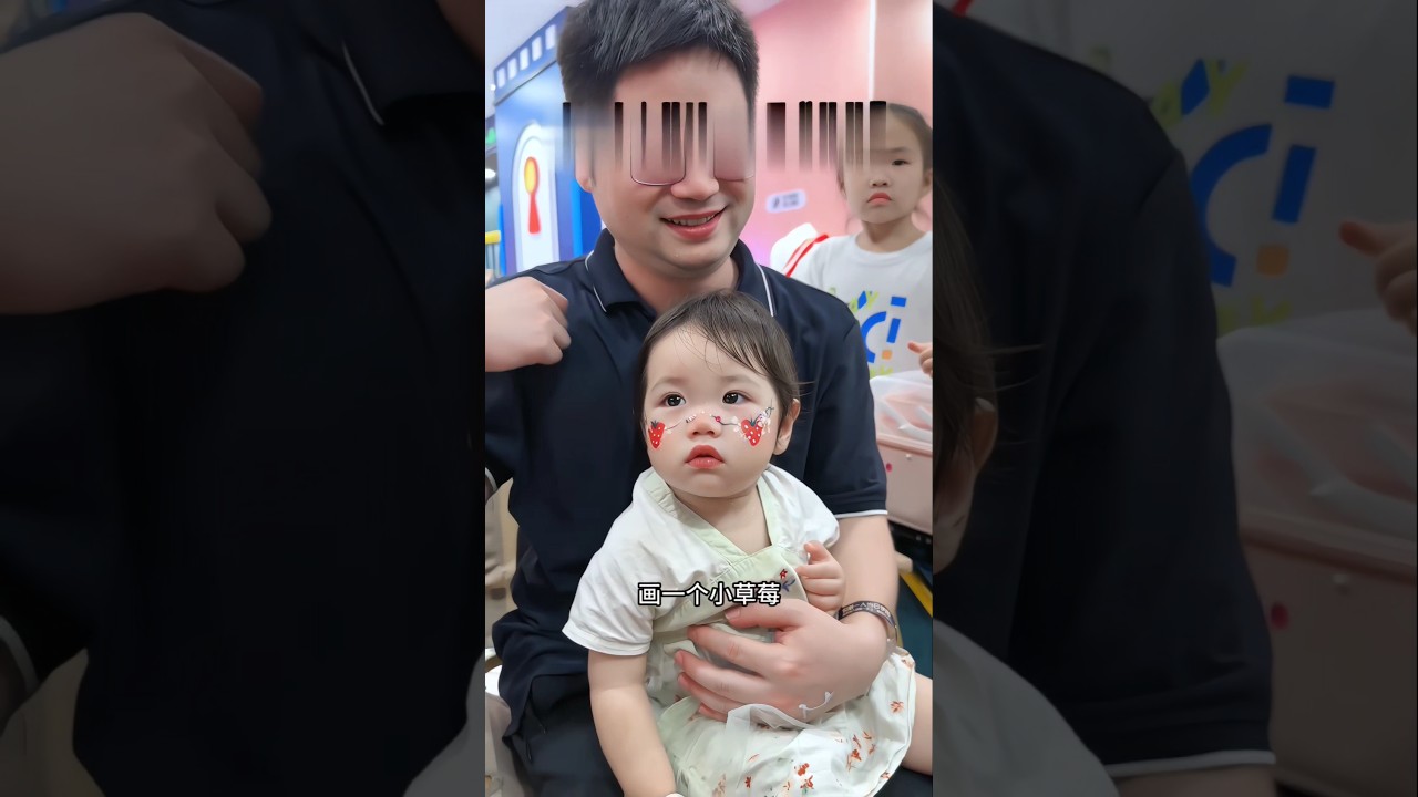 Dad Surprises Daughter With Cute Strawberry Face Art 🍓