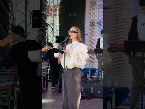 MIA BOYKA распевается перед концертом 💕тгк:MIABOYKA3