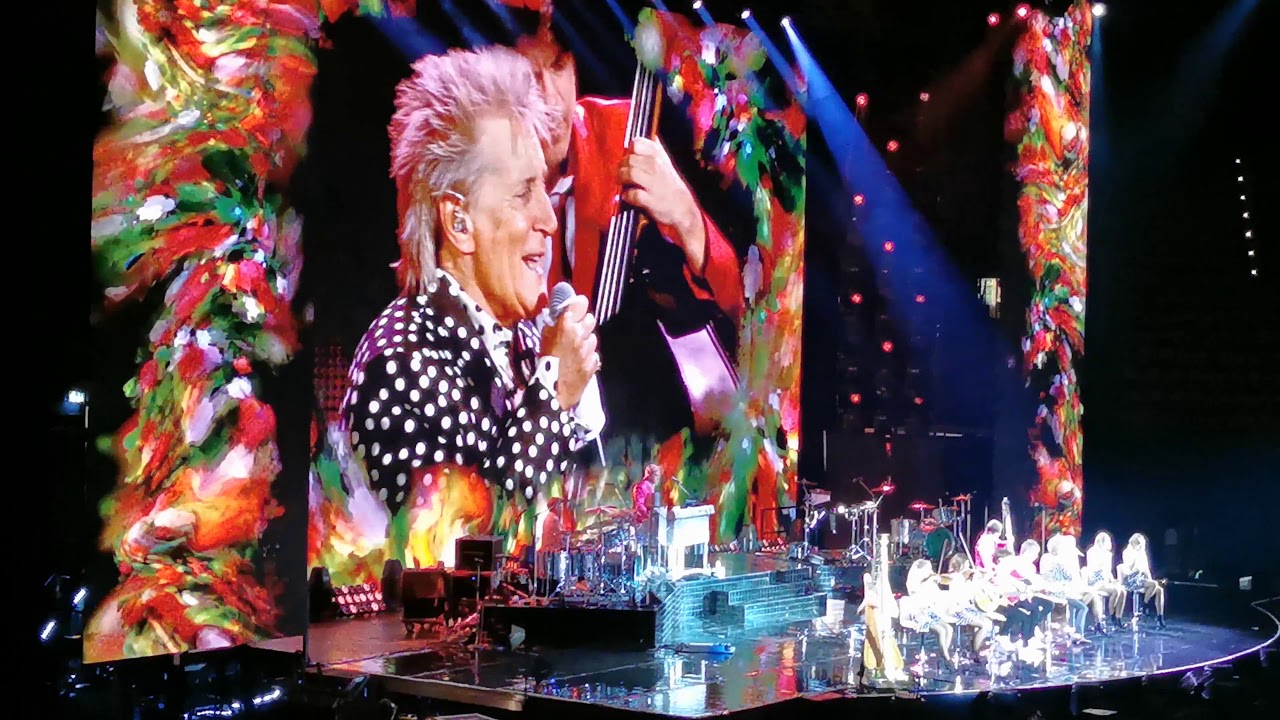 Rod Stewart Performs 'The First Cut Is The Deepest' Live in Munich 2019