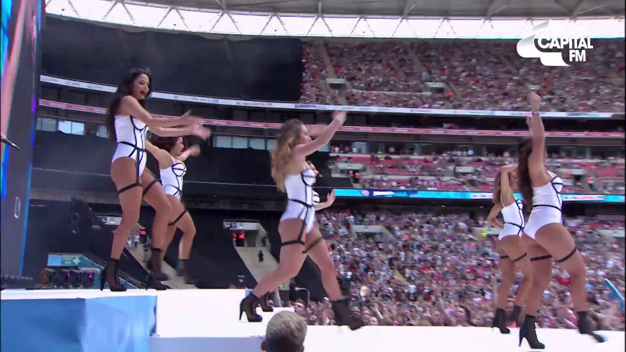 Pitbull Performs 'Don't Stop The Party' at Summertime Ball π