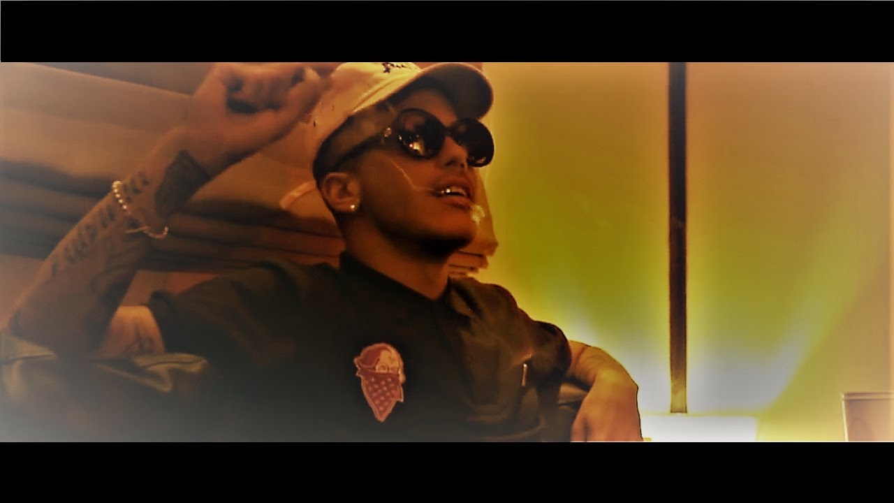 Ghali ft. Sfera Ebbasta - Kalashnikov 🎶: Un omaggio nostalgico del Leader Mixtape