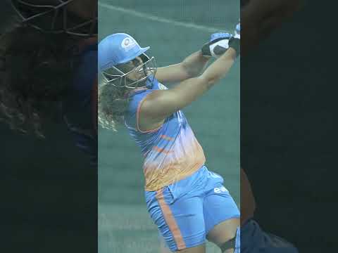 Chloe and her sweetly-timed hits! 🏏🤌