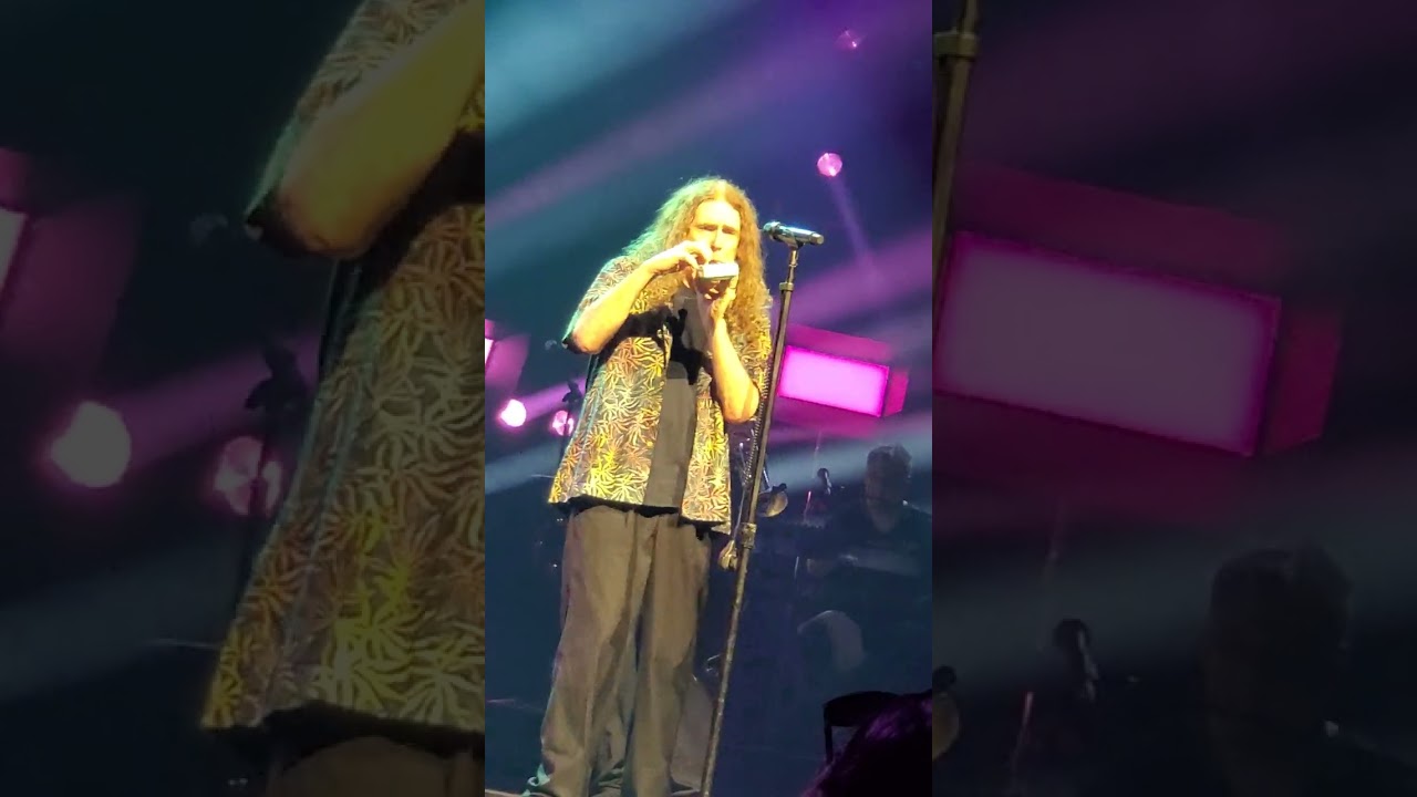 Weird Al Performs 'You Can Call Me Al' in Vegas 🎤