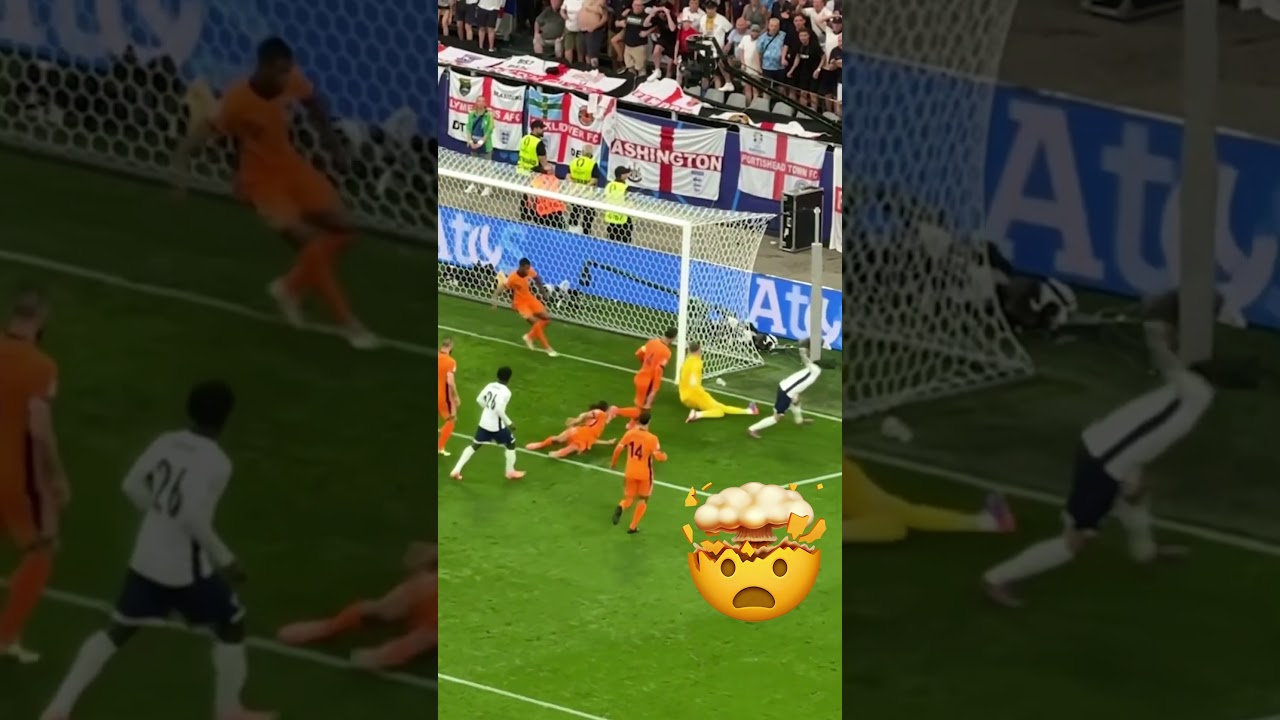 Denzel Dumfries' Amazing Save vs England 🇳🇱