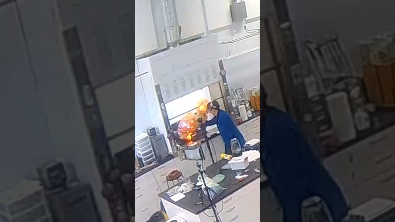 DIY Eyeball Singe with Magnesium & Silver Nitrate ⚠️