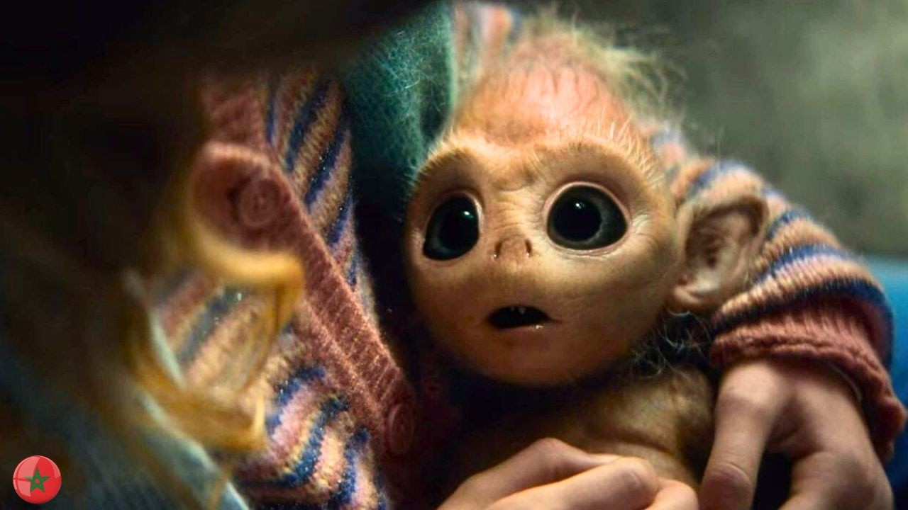 فتاة تكتشف مخلوق غامض وتحول عطلتها إلى كابوس 👽 | ملخص مسلسل Lutins بالدارجة