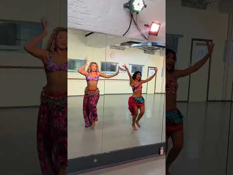 El Helwa Zahra - Belly dance #greekmusic #singer #duet #arabicmusic #dance #bellydance #fyp #explore