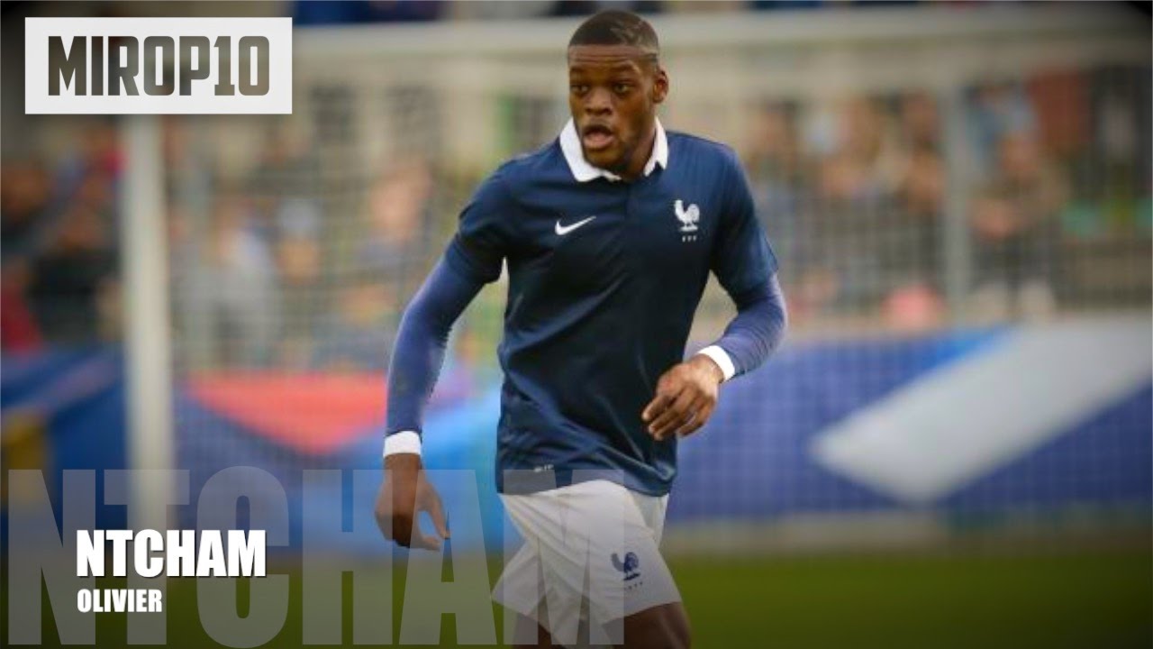 Olivier Ntcham: Genoa's Midfield Maestro ✨