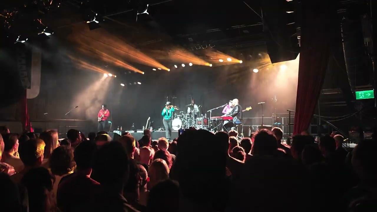 Scary Pockets Perform 'Valerie' Live in Köln 🎶 (4K Video, May 26, 2023)