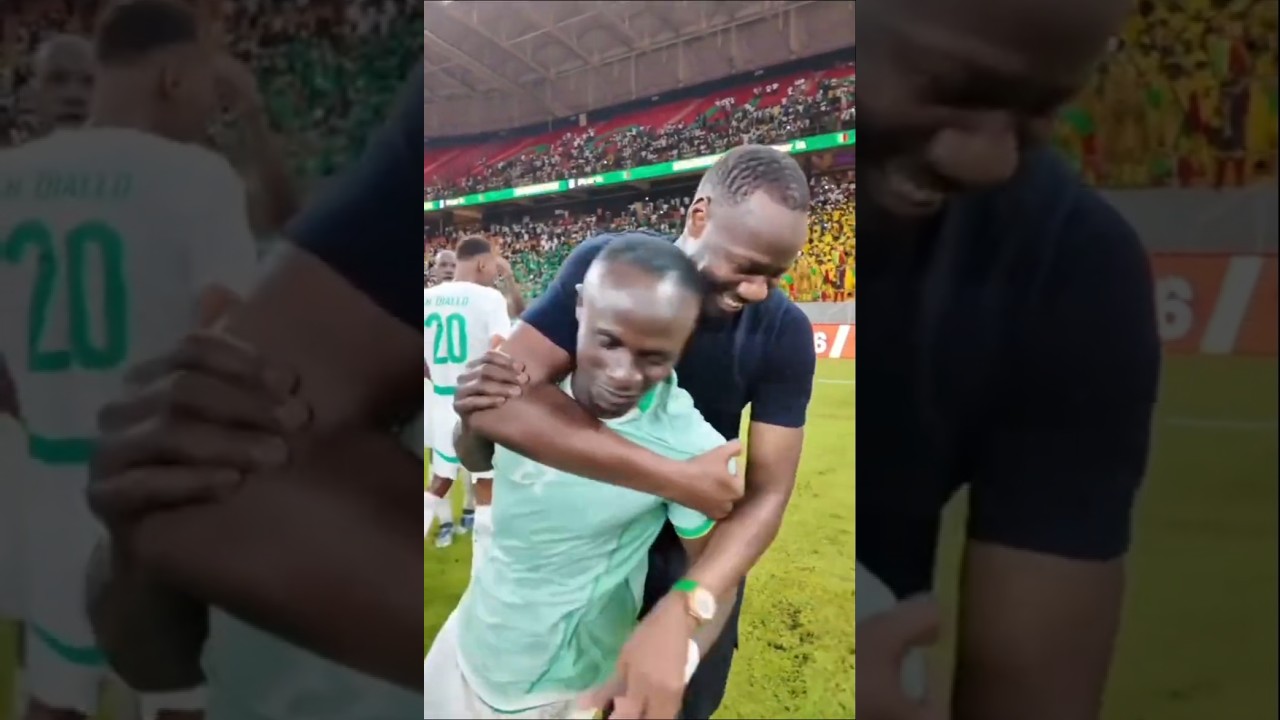 Sadio et Pape Thiaw célébrant après le match 🥰
