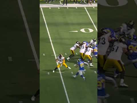 Los Angeles Rams OLB Michael Hoecht Sacks The QB | #shorts #nfl #losangelesrams