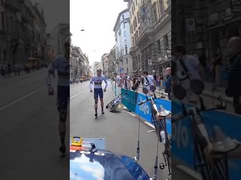 Fast wheel change from Filippo Ganna on stage 21 Giro d’Italia 2021