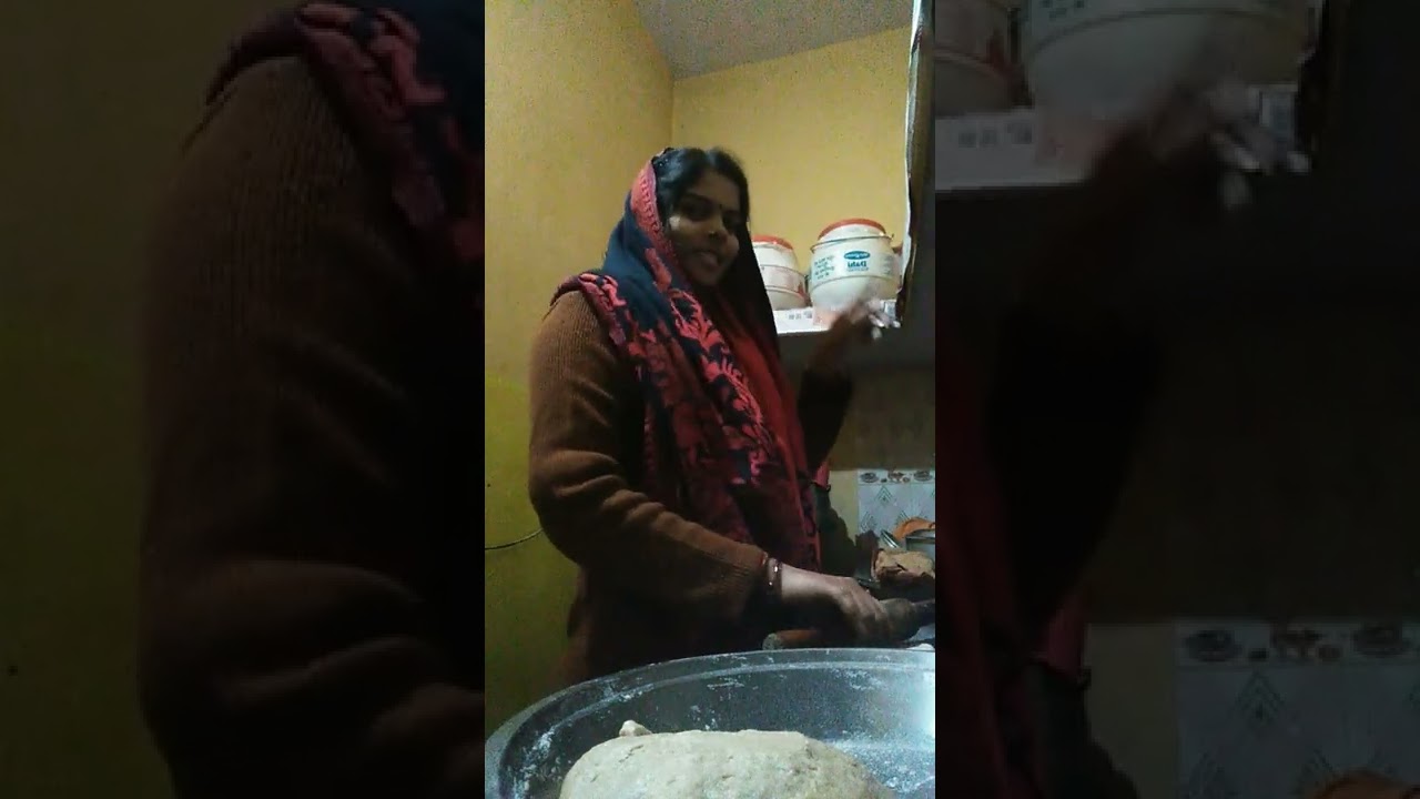 ghunghte Mein Chanda Hai Phir Bhi Hai faila Charo Aur Ujala