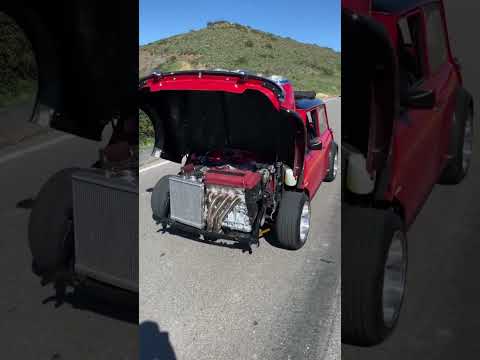66’ Mini Cooper with a Honda Vtec engine by 🎥 @oh_that_mini #minicooper #mini #classiccars #vtec