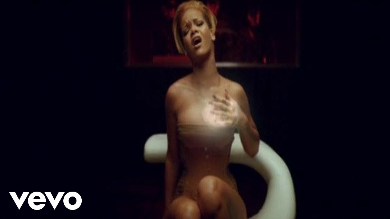 Rihanna - Russian Roulette (HD Remaster) 🎶