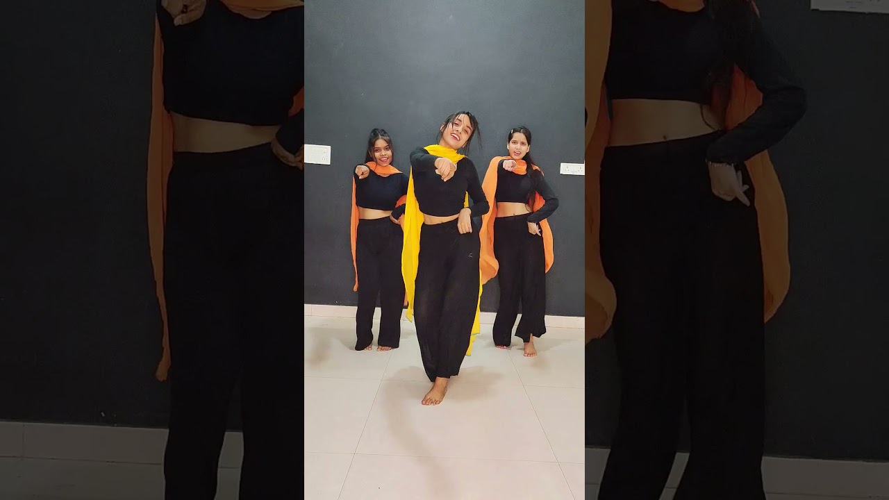 Bole Chudiyan Dance Performance | Iconic Bollywood Moves 🎶