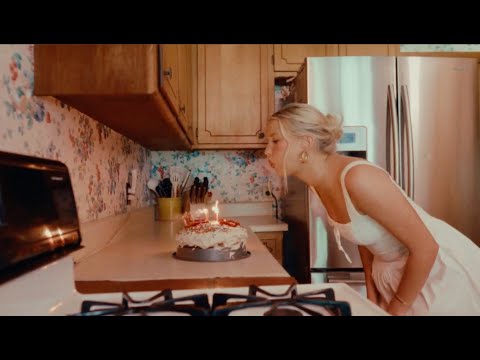 Elizabeth Nichols - Somebody Cooked Here (Official Lyric Video)