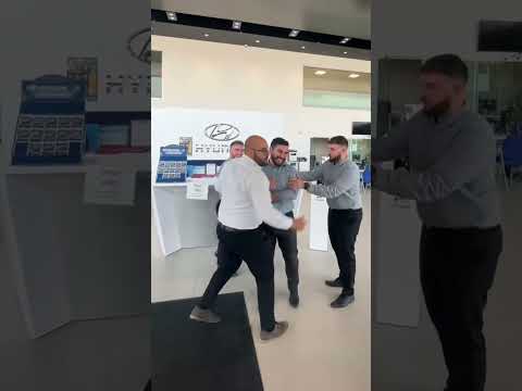 Ils ont joué un tour sur Ramez notre Directeur général🤣 #hyundai #concessionaire #prank