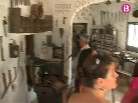 La ruta artesana des Es Mercadal obre als ulls dels visitants l'antiga ferreria del poble
