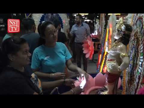 Vellai Mayil Kavadi: Devotion & Unique Thaipusam Experience 🐦