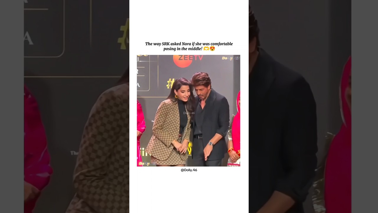 SRK's Unique Respect Gesture ❤️