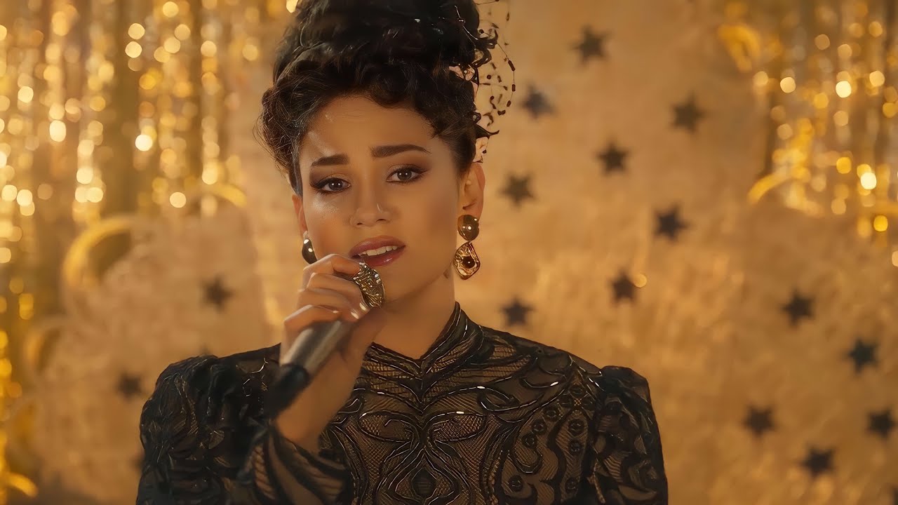 Farah Zeynep Abdullah Performs 'Bana Neler Vadettin?' from Bergen Film 🎶