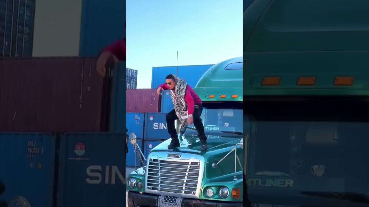 Dance Along to Dhanda Nyoliwala's Hit 'Russian Bandana' | VYRL Haryanvi 🎶