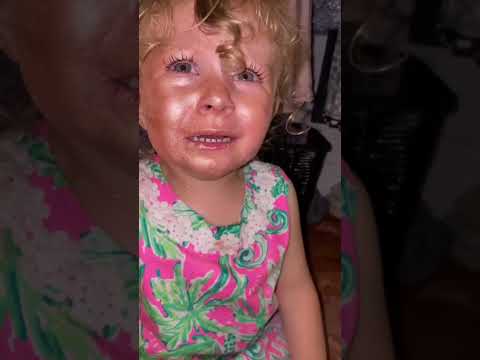 I could never get mad at her! She was so sad here it breaks my heart 😭 #RIPanastasiapalette