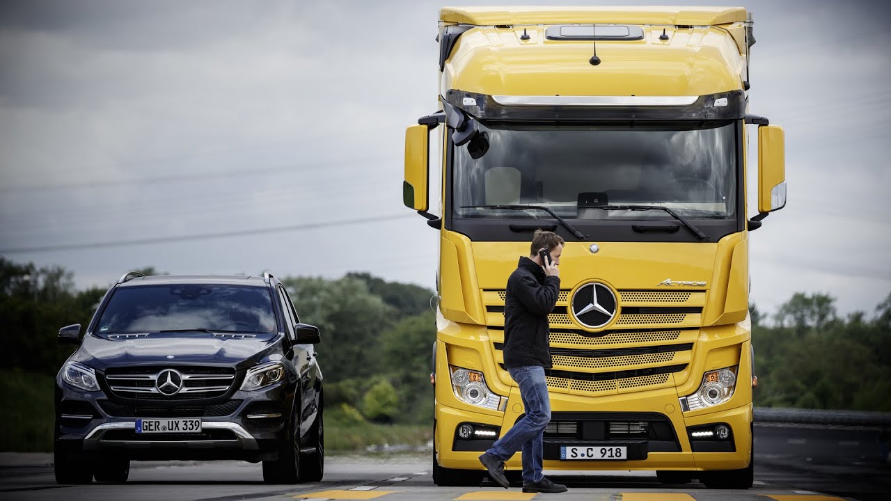 Mercedes-Benz Actros with Active Brake & Sideguard Assist