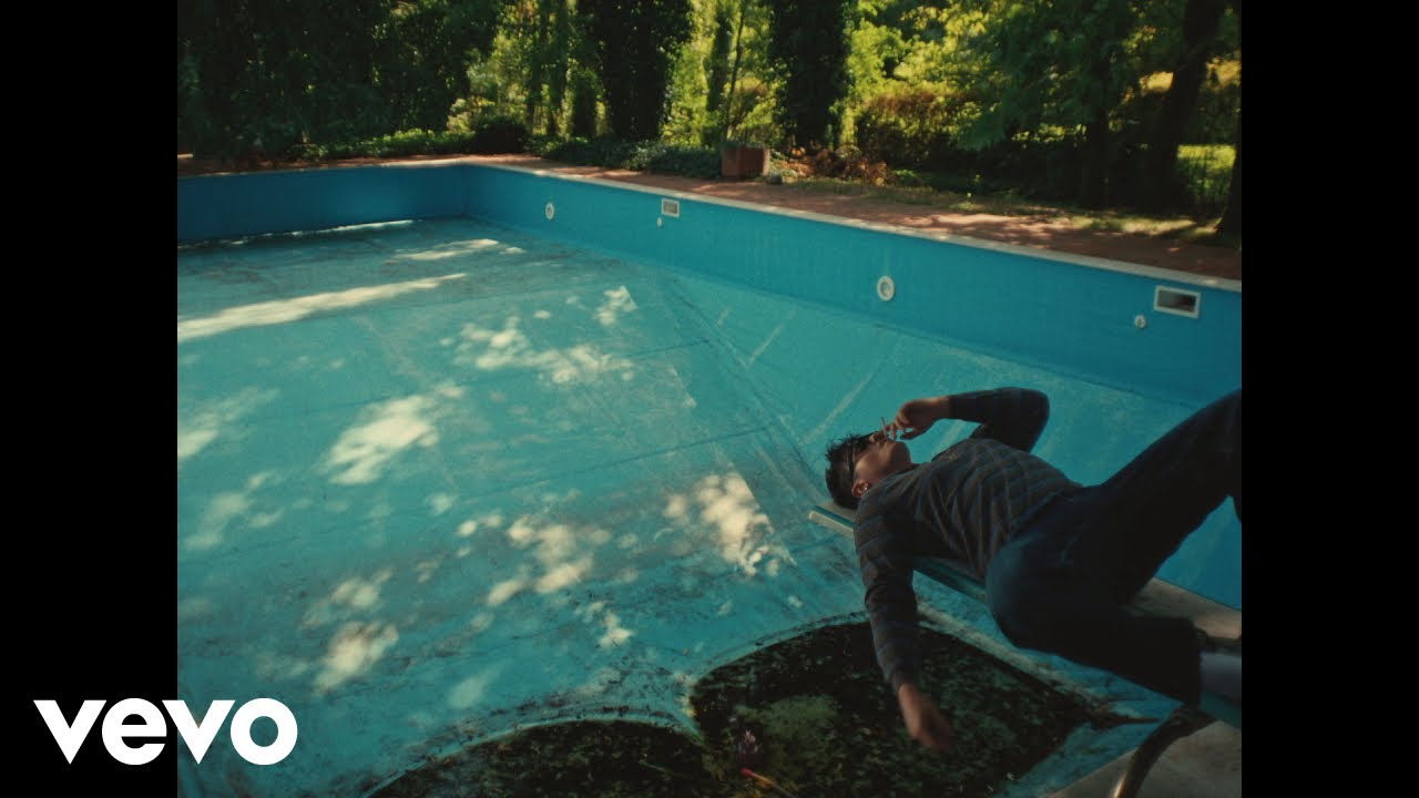 Olly & Juli Perform 'Occhi Color Mare' | Stunning Visual Video 🌊