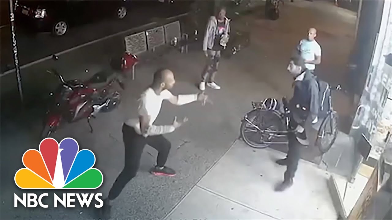Tragic NYC Incident: Man Dies After Fight Over Courtesy Gone Wrong 🚶‍♂️💔