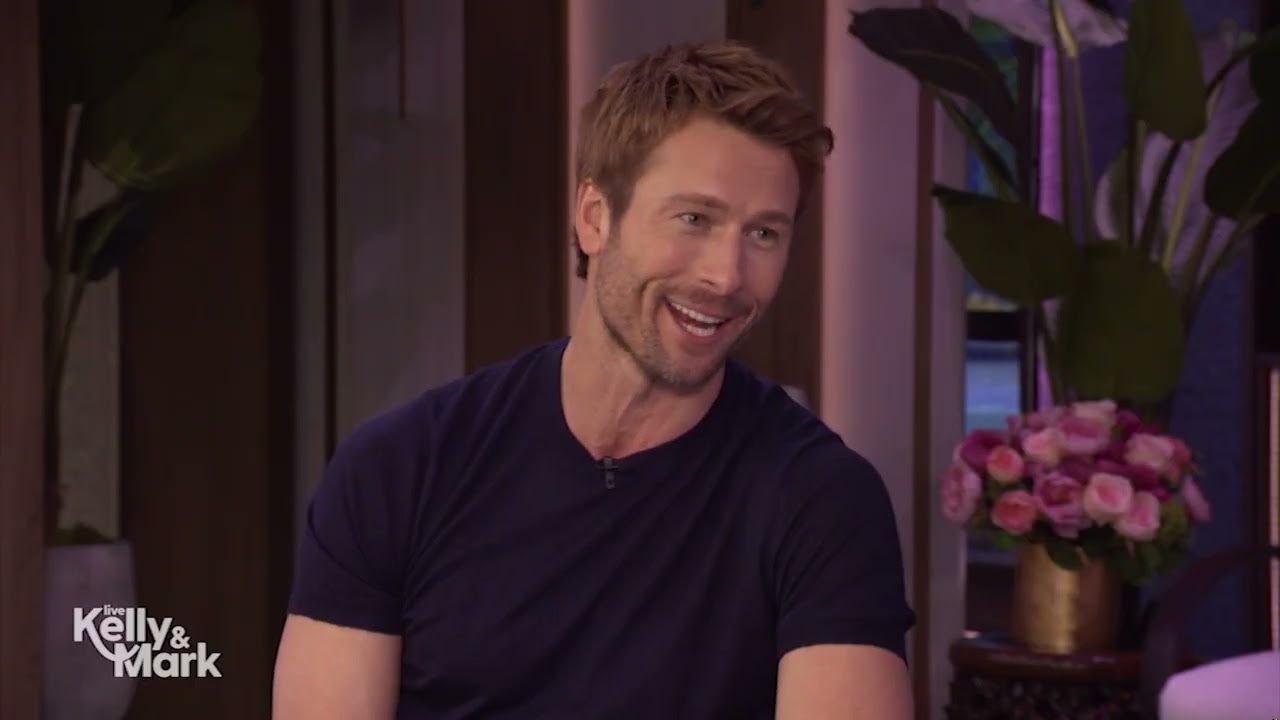 Glen Powell on Playing 'Chad Powers' and Filming College Football Scenes π