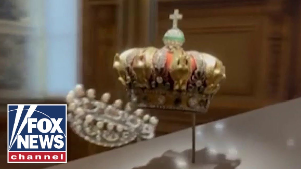 Louvre Jewelry Heist: Police Hunt Paris Thieves 🕵️‍♂️