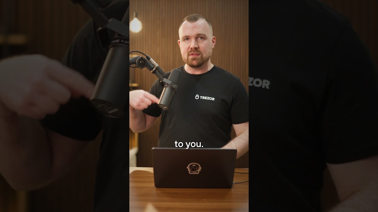 Public Keys vs. Private Keys Explained in Under 1 Minute 🔐