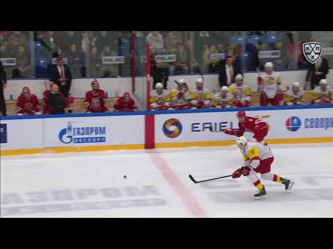 Anttila is unable to score empty-netter because of stick failure