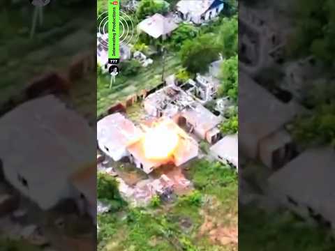 🇷🇺 Drone Molniya-2 armado com explosivo explode casa em Chasov Yar 🇺🇦 #molniya #tm62