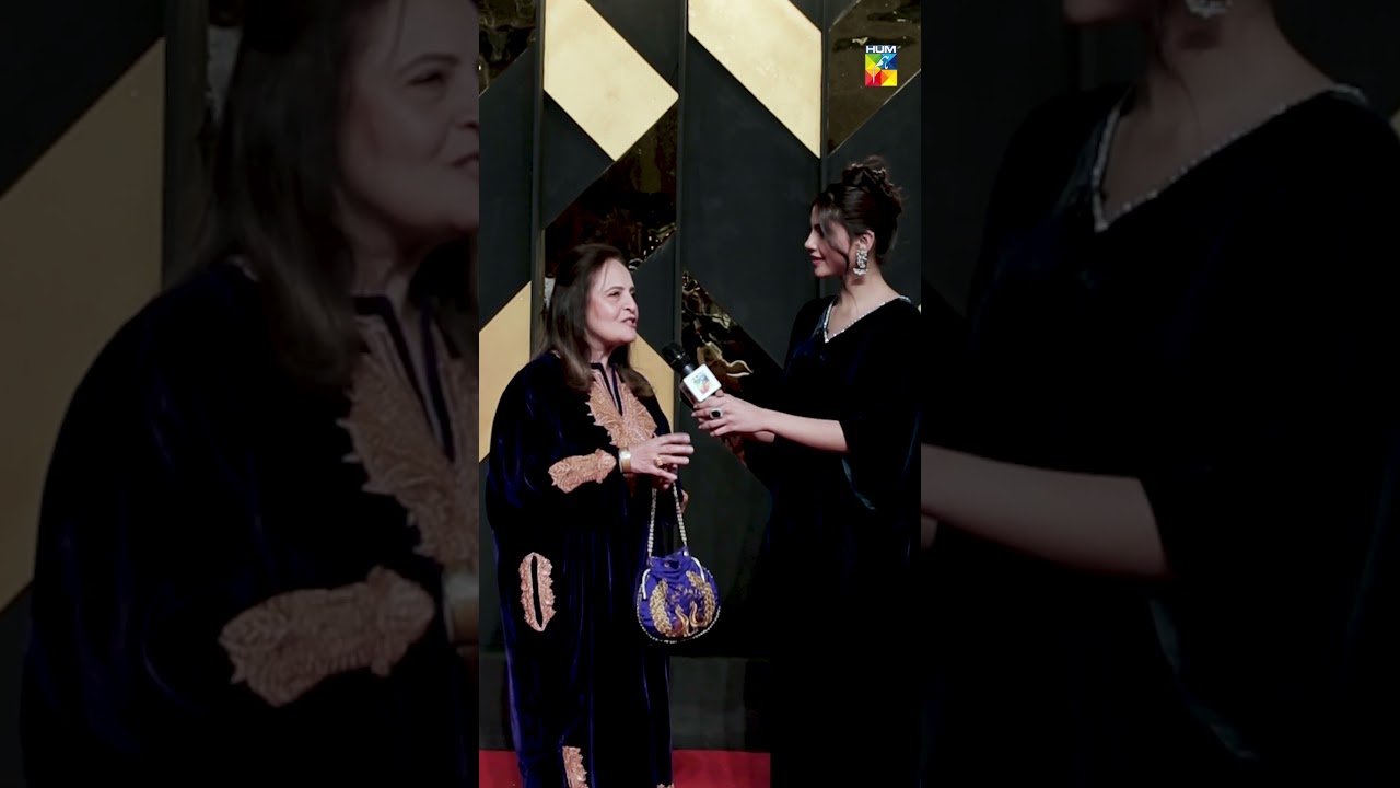 Hina Khawaja Bayat Stuns on the Red Carpet at HUM's 20-Year Celebration 🎉