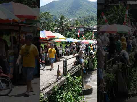 Gempa Bumi Mengguncang Jembatan Saat Ramai Warga #simulasiai #ai