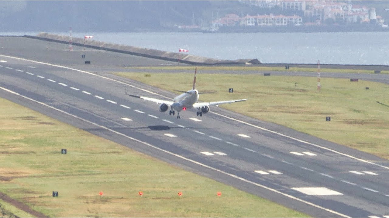 Unbelievable Landing at Madeira Airport – A Must-See! ✈️