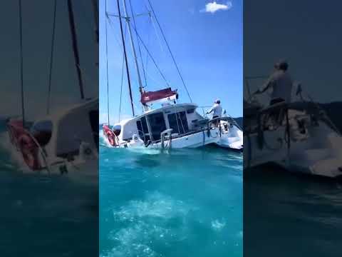 le bateau est en train de couler 😱