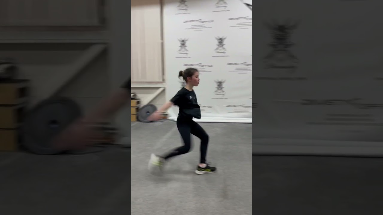 Обучение фигурному катанию для детей на ледовой арене «Гранд Каньон Айс»