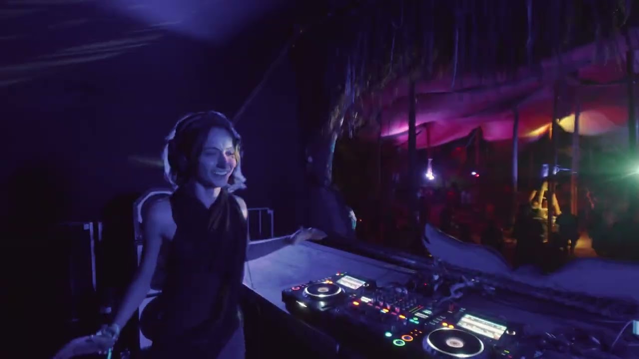 Epic DJ Abstract Machine Set at Universo Paralello 2023/24 🎶