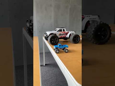 Big vs. Small RC Car: Cross